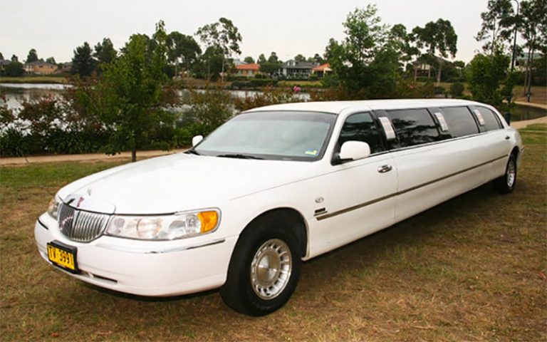 Ford Limousine Rental| Ford Limousine for rent in Punjab and Haryana